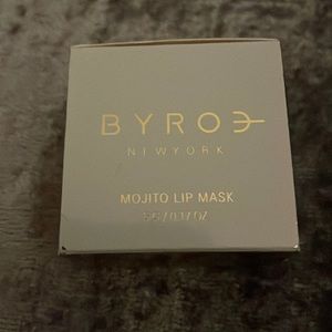 Lip mask
